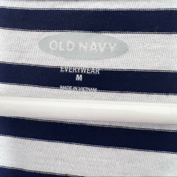 Old Navy Women's Short Sleeve Striped Graphic Tee Sz M - Picture 8 of 8